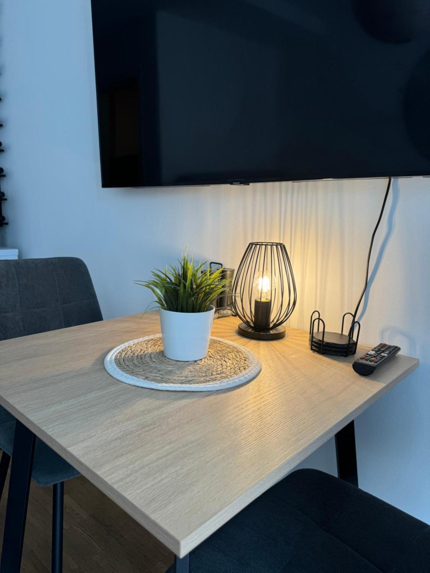 Moderne Ferienwohnung Mit Terrasse Βίρτσμπουργκ Εξωτερικό φωτογραφία